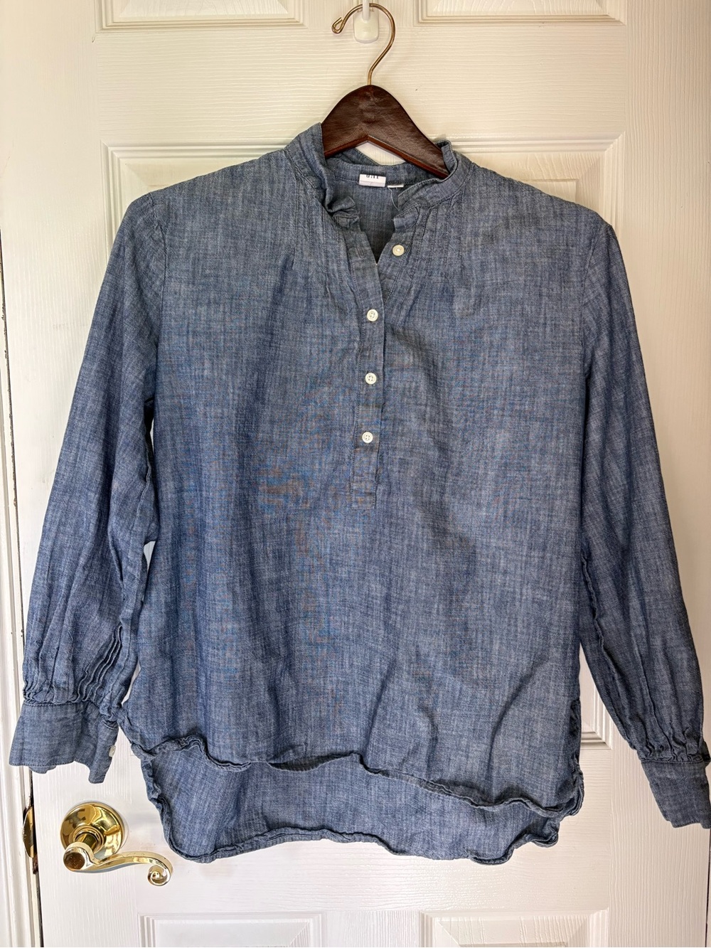 GAP women’s Blue Chambray Button-Neck Top